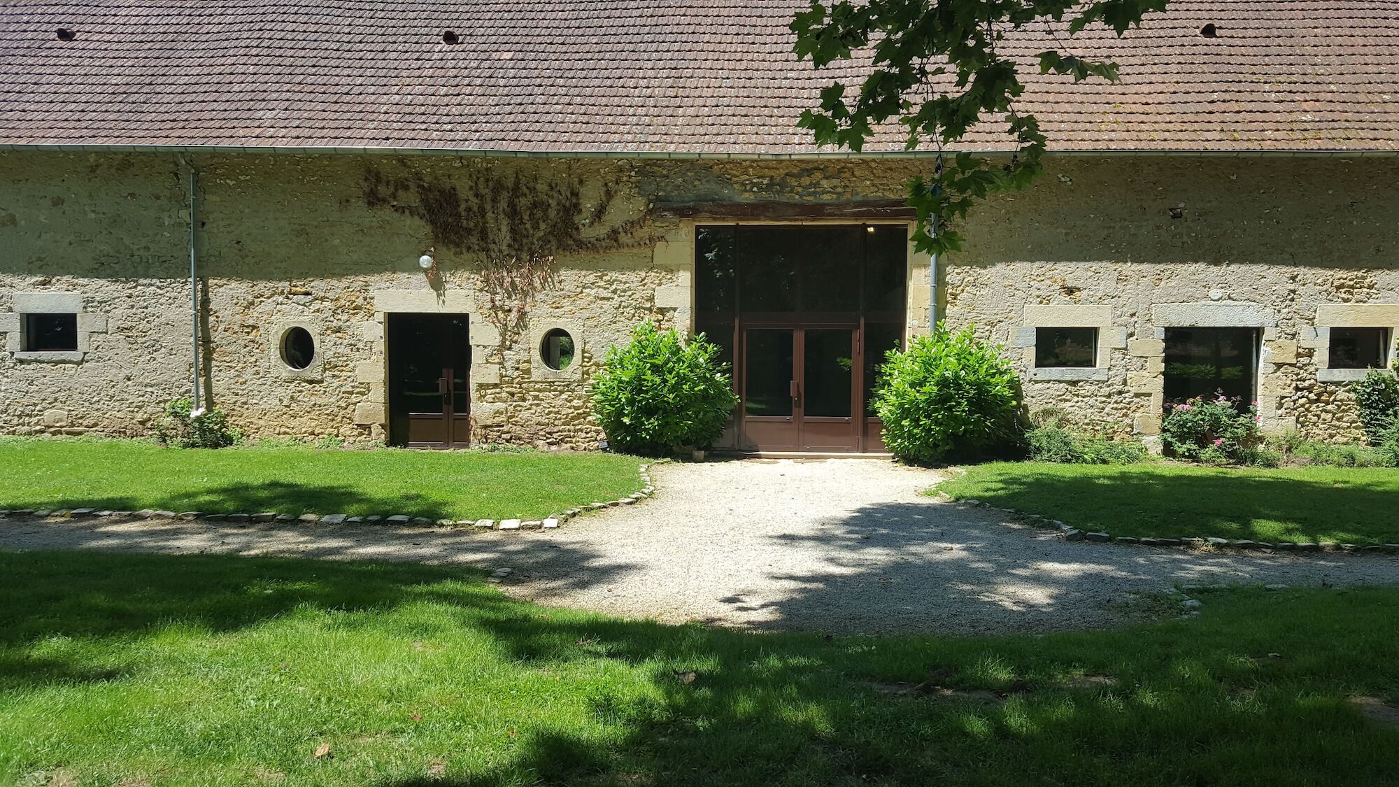 Château - Hôtel Le Sallay Magny-Cours Exterior foto